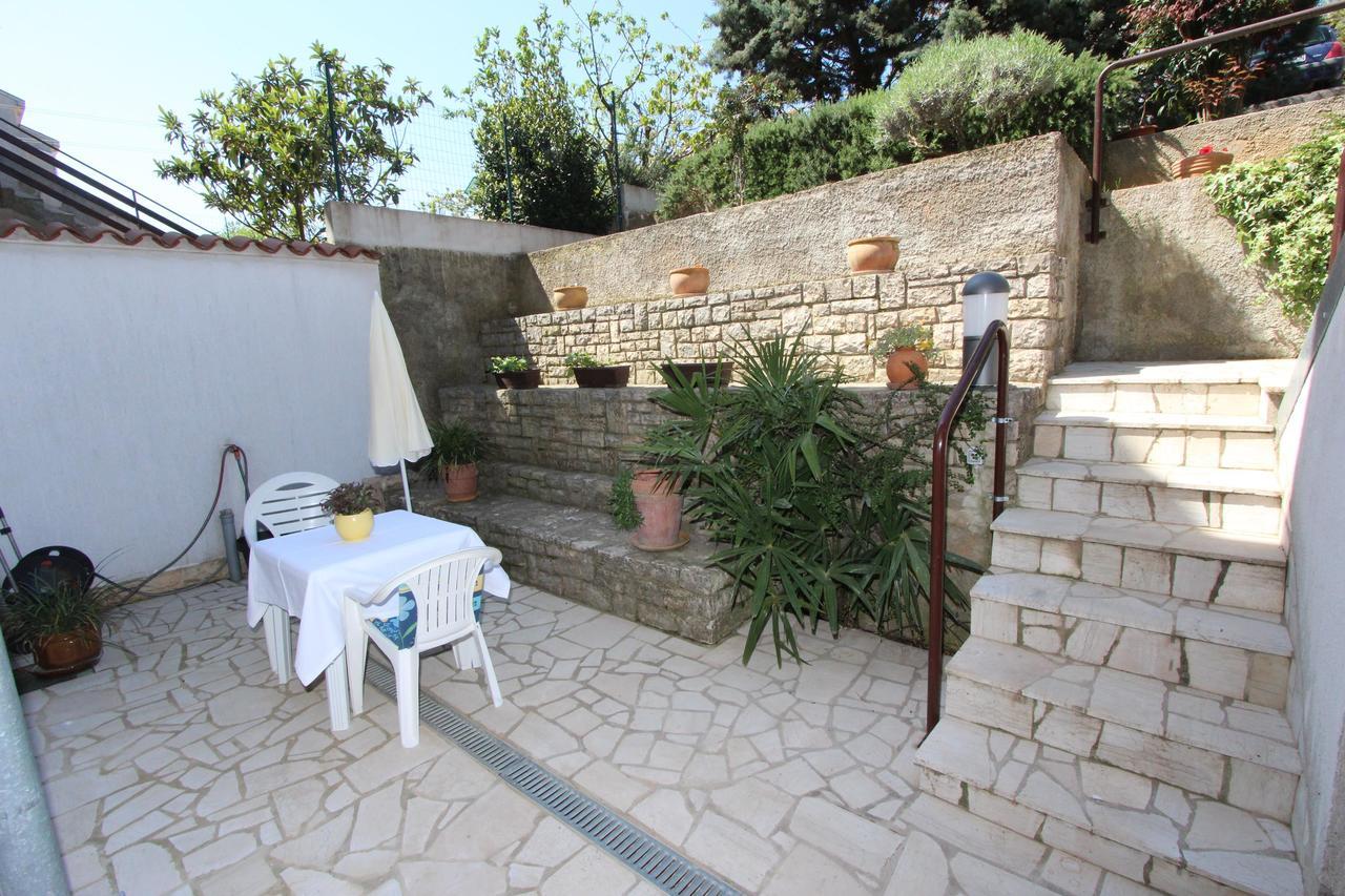 Apartment Irena Pula Exterior photo