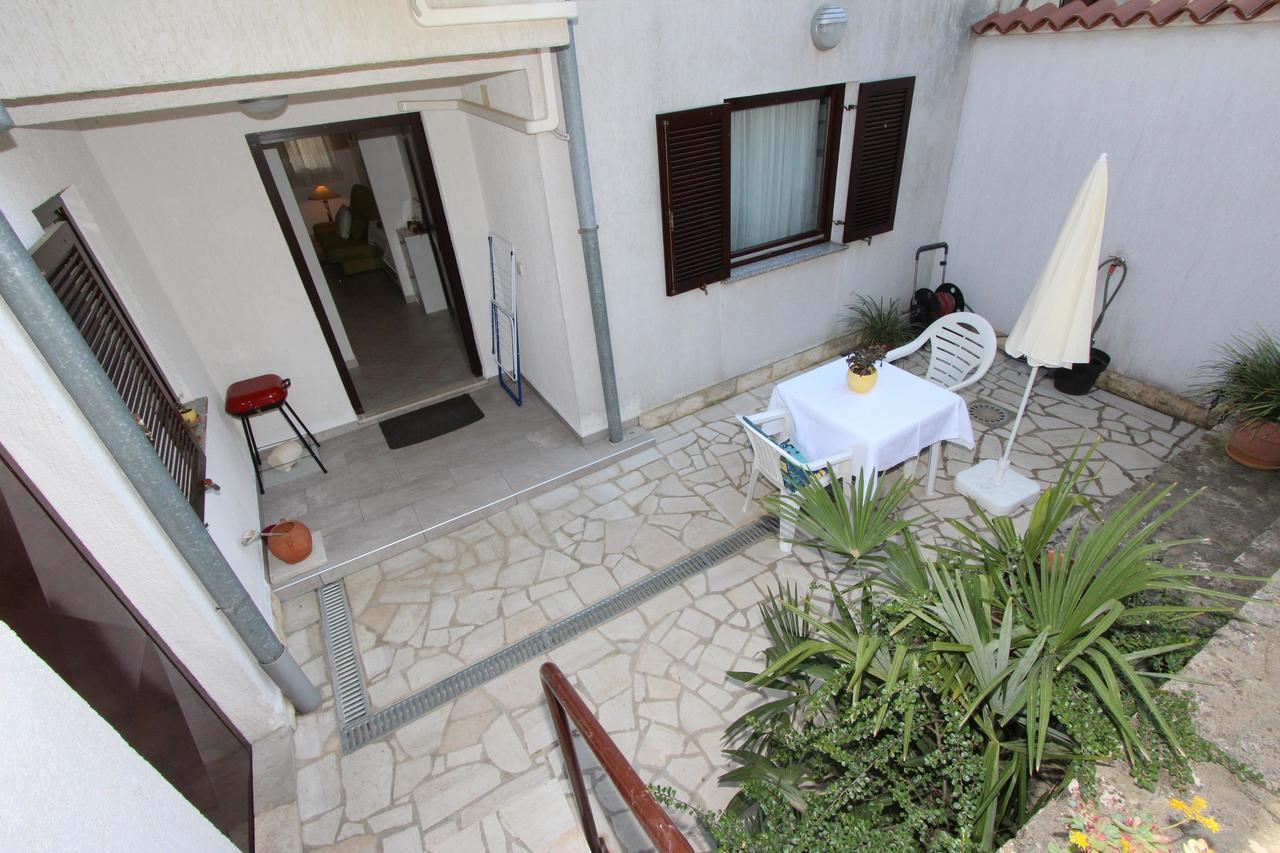 Apartment Irena Pula Exterior photo